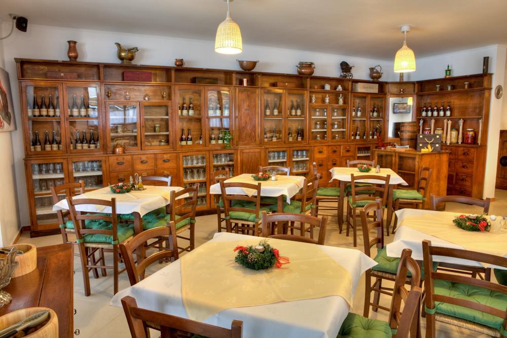 Trattoria Al Gallo 브란 외부 사진